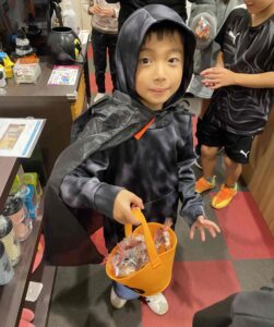 🎃東京都英会話教室NOVA多摩センター校👻小学生の英会話レッスンのご様子③⭐多摩センター駅近絵会話教室🎃